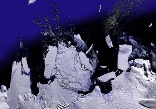 Iceberg Visits Australia as 10,000 Year Old Ice Breaks Off Antarctic